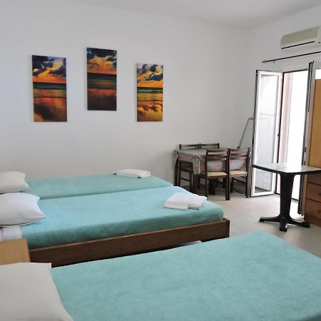 Egeon Rooms And Studios 게오르기우폴리스 외부 사진
