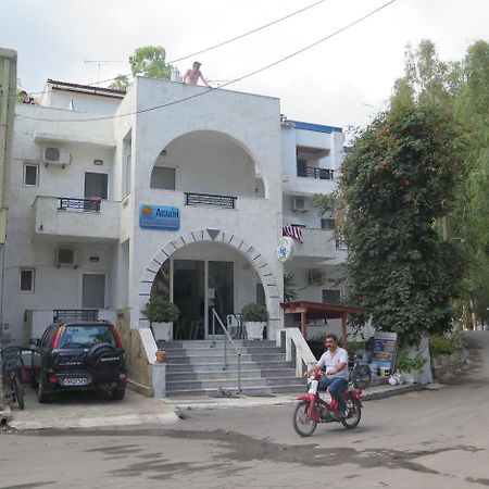 Egeon Rooms And Studios 게오르기우폴리스 외부 사진