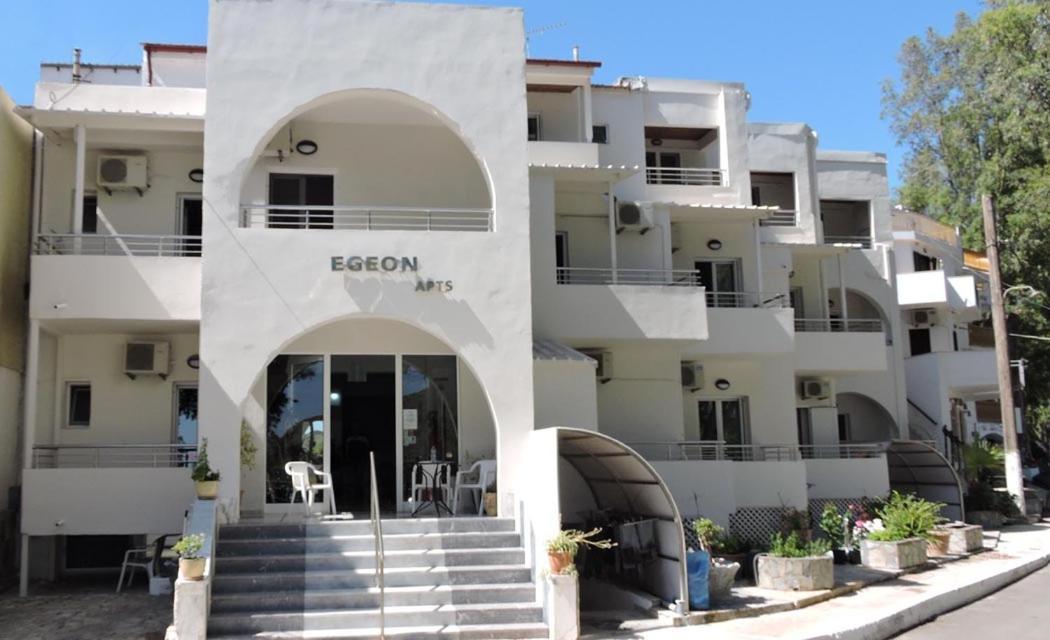 Egeon Rooms And Studios 게오르기우폴리스 외부 사진